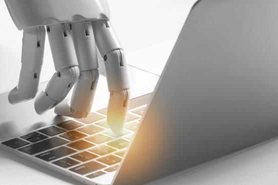 Cum ajuta „robotii software” la automatizarea proceselor de salarizare