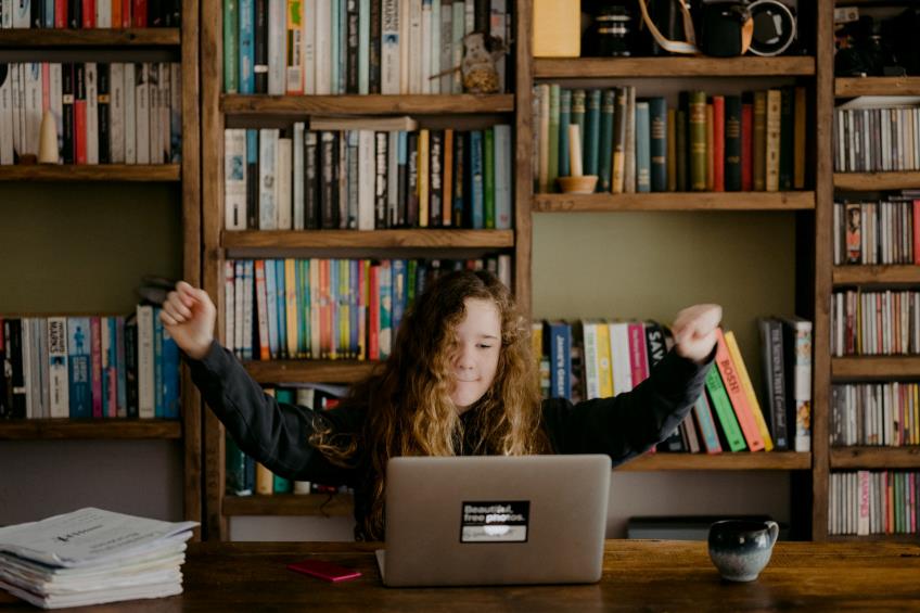 Tichete sociale pe suport electronic pentru sprijin educational: ce reprezinta si cine poate beneficia