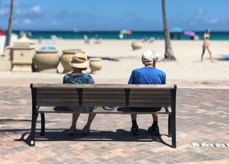 Informarea angajatorului cu privire la emiterea deciziei de pensionare a unui lucrător